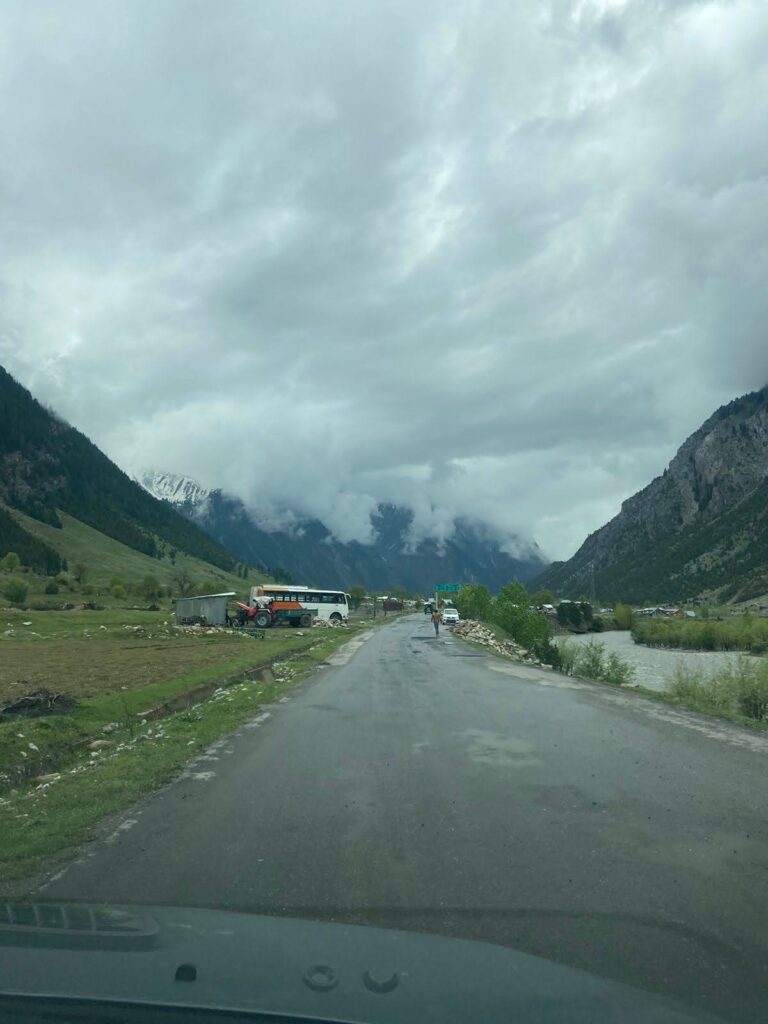 Falling in love in Kashmir - Gurez valley